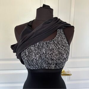 Lululemon Yoga Tank with attached Sports Bra in Black/White size 8